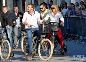 骑完车吃瓜,品味生活甜蜜瓜果时光