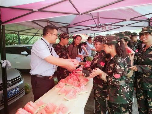 一群吃瓜群众的年代,跟随吃瓜群众回顾时代变迁